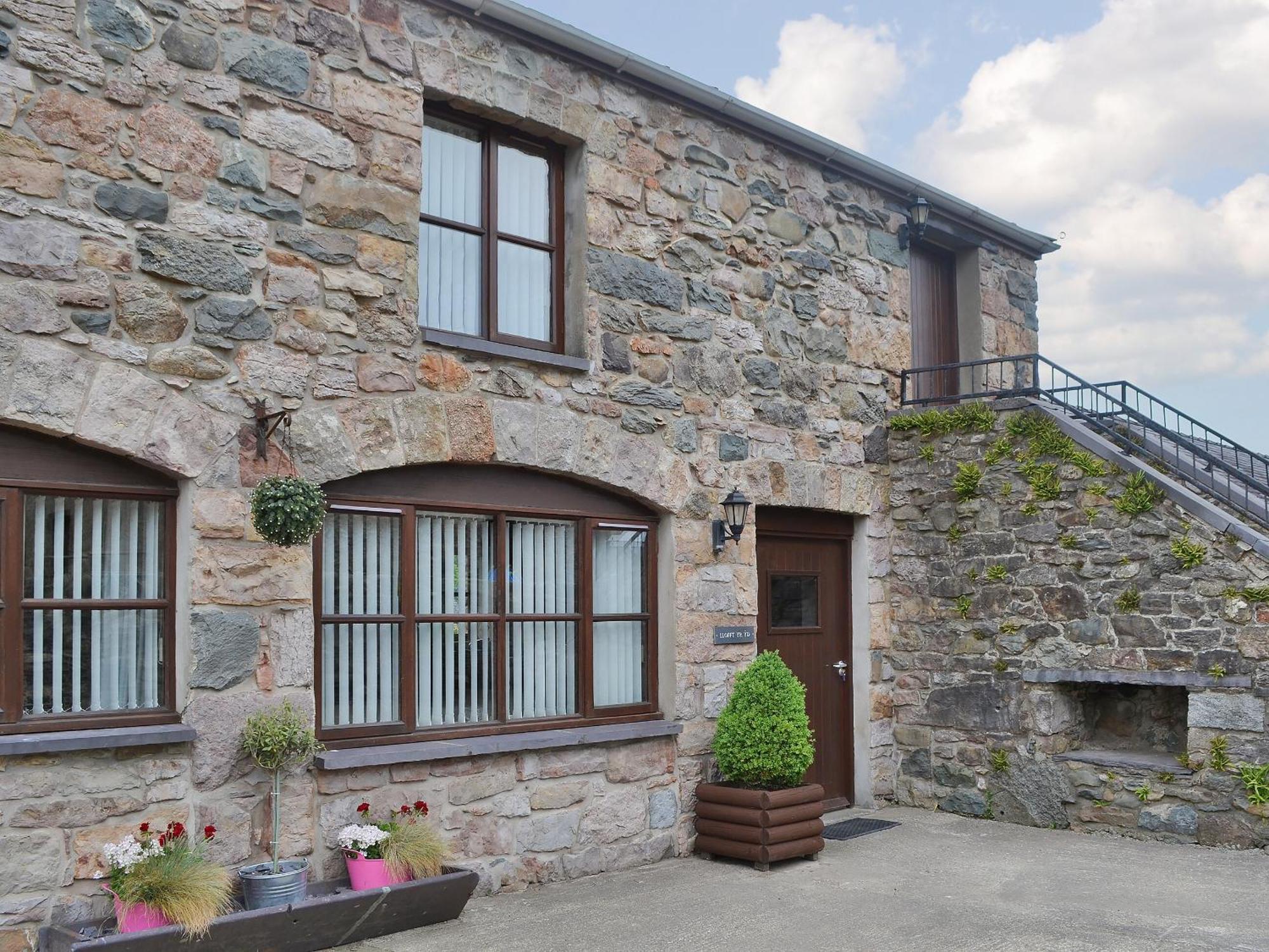 Llofft Yr Yd - 16984 Villa Brynsiencyn Exterior photo